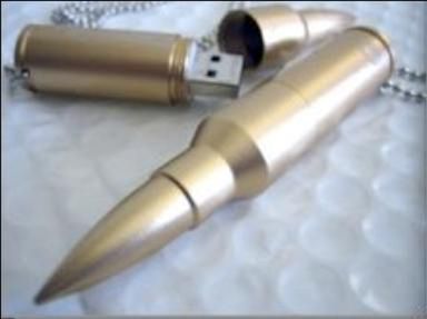 Męski pendrive w łusce po naboju 2
