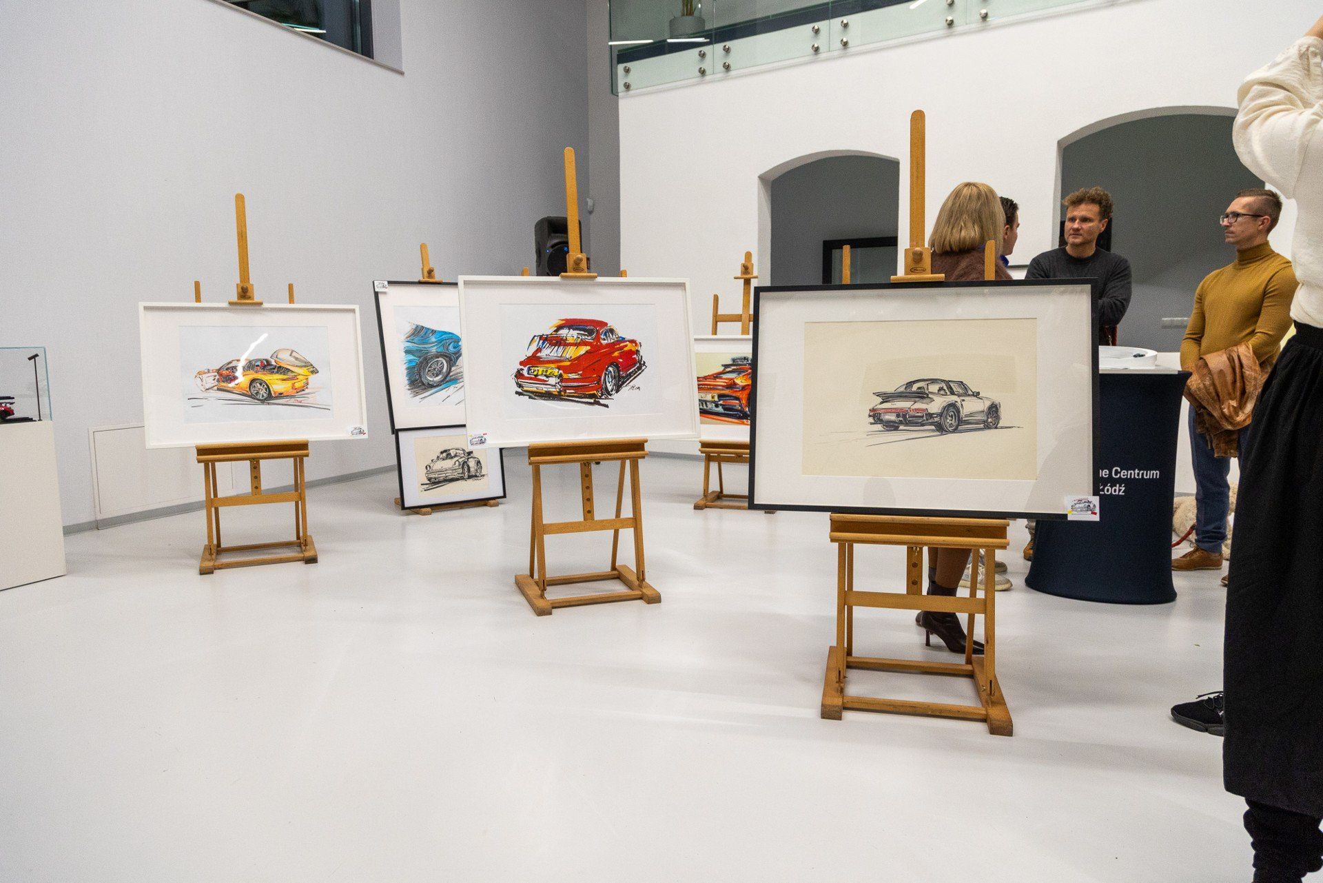 Wernisaż sztuki, architektury i motoryzacji w Sieradzu