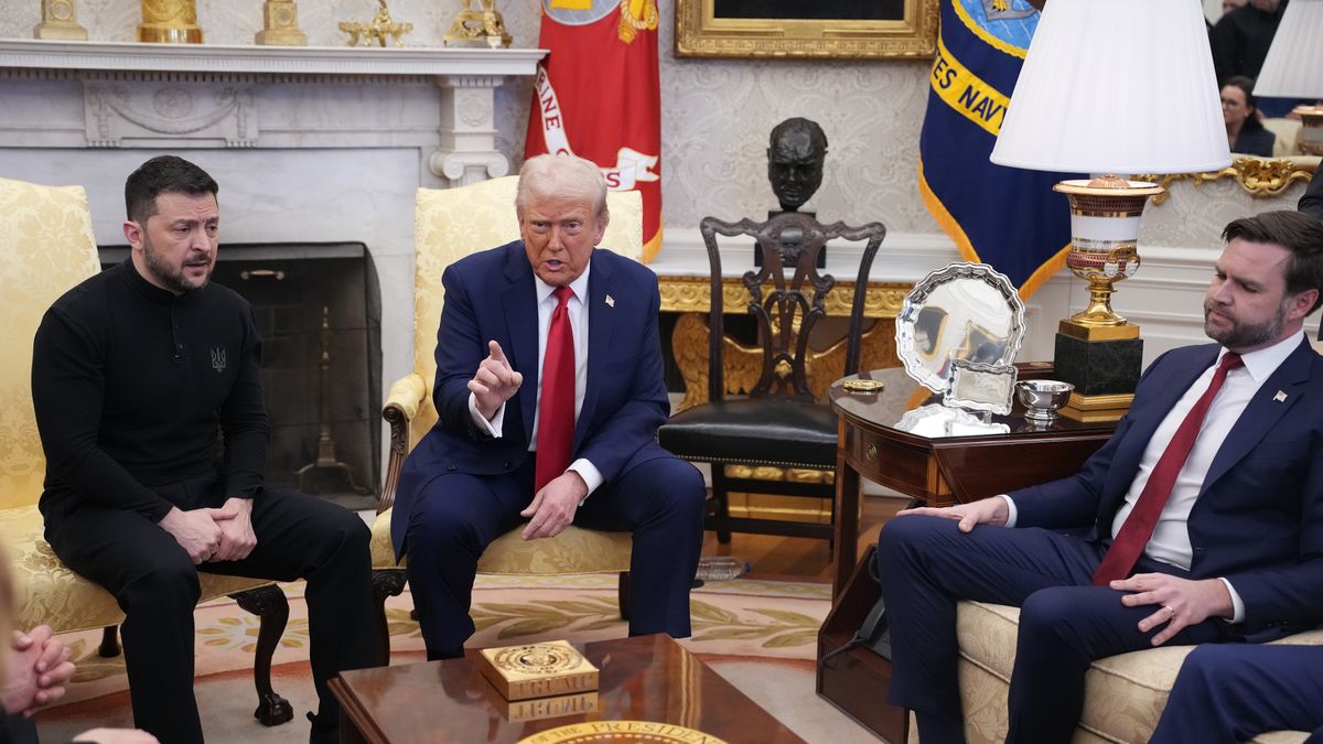WASHINGTON, DC - FEBRUARY 28: U.S. President Donald Trump (C) and Vice President JD Vance meet with Ukrainian President Volodymyr Zelensky in the Oval Office at the White House on February 28, 2025 in Washington, DC. Trump and Zelensky are meeting today to negotiate a preliminary agreement on sharing Ukraine’s mineral resources that Trump says will allow America to recoup aid provided to Kyiv while supporting Ukraine’s economy. (Photo by Andrew Harnik/Getty Images)