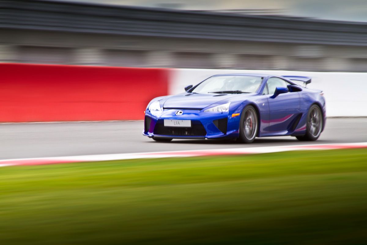 Lexus LFA w Silverstone - konkurs Facebook
