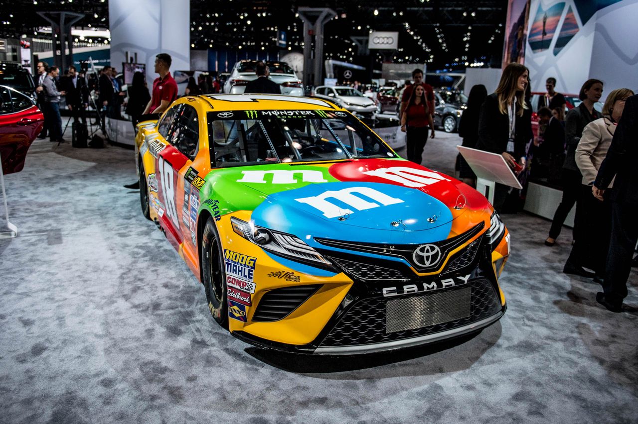 Z wyścigów NASCAR na salony - Toyota Camry