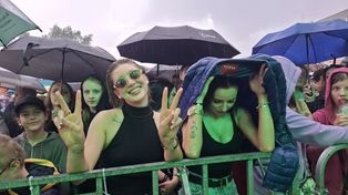 Nowa Huta świętuje mimo kapryśnej pogody. Tłumy przed sceną i świetna atmosfera