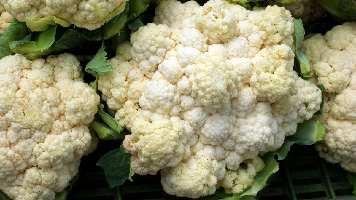 Różyczki kalafiora są pyszne, ale co z liśćmi?