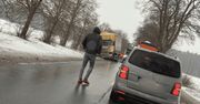 Bytów: Lodowy armagedon na drogach. Kilkanaście kolizji, zablokowane trasy