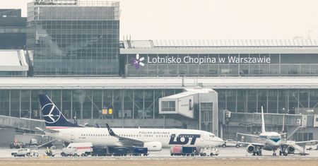 Nowy egzamin dla pracowników lotnisk. Muszą popisać się znajomością języka polskiego