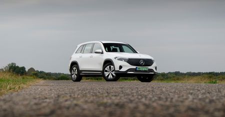Test: elektryczny Mercedes EQB 250+ stworzony pod dopłaty. Mieści się w limicie