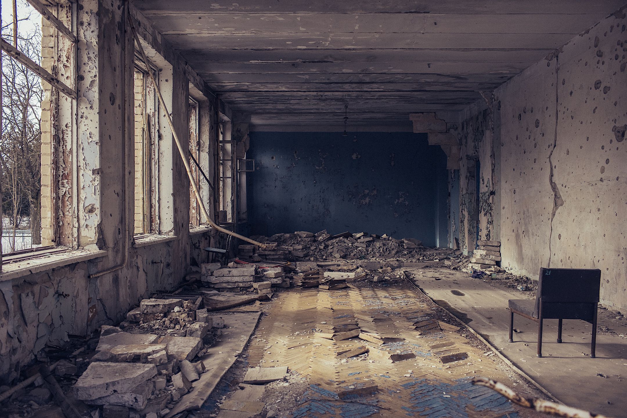 Zrujnowane technikum nieopodal Mariupola