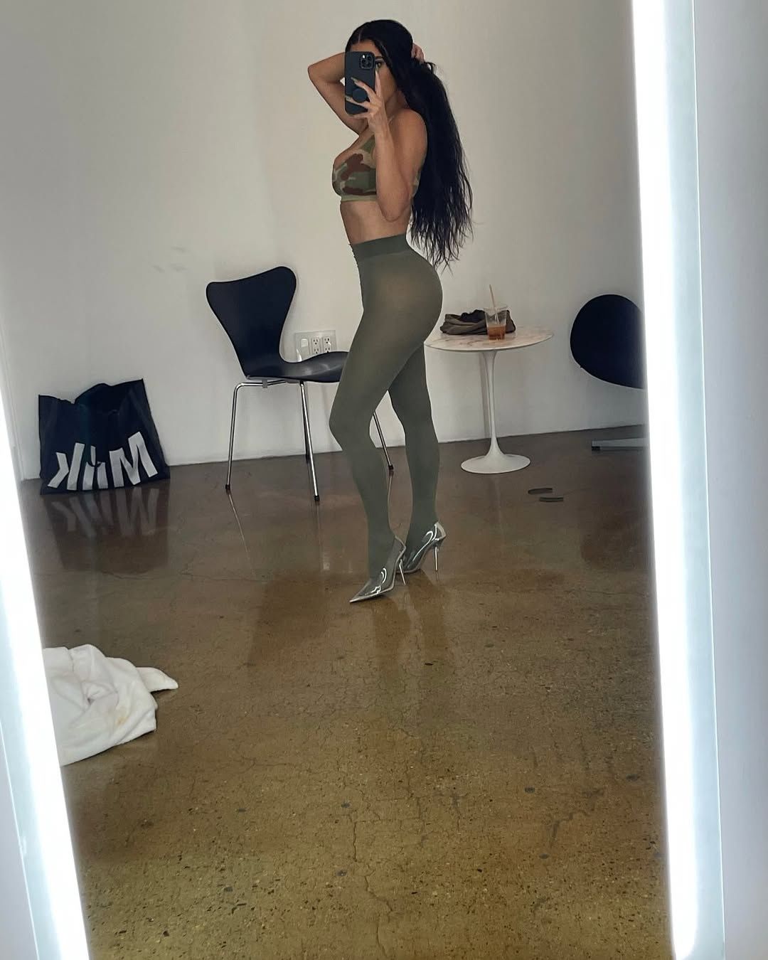 Kim Kardashian prezentuje kulisy przymiarek