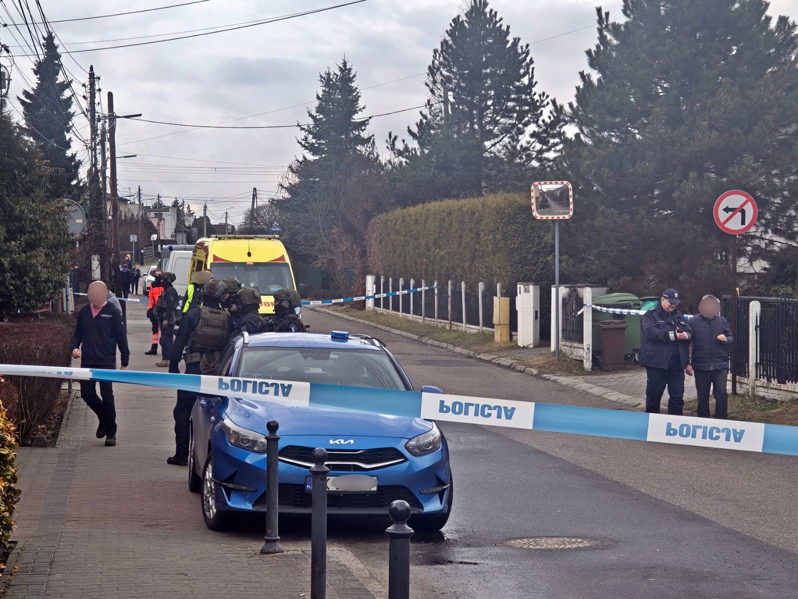 Odpowie za groźby i czynną napaść na policjantów