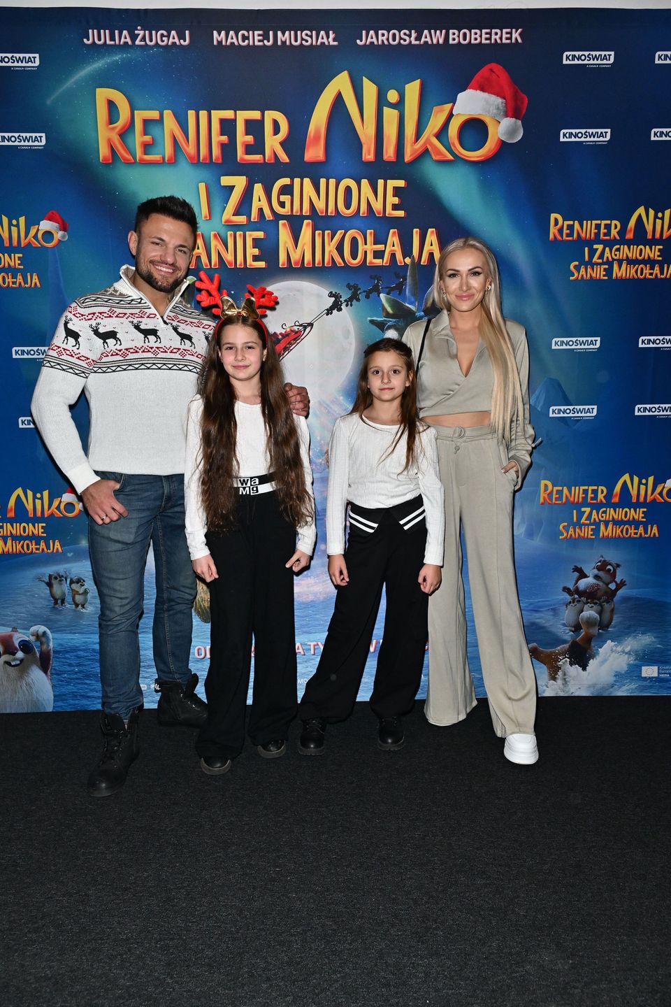Eliza i Paweł Trybałowie zabrali córki na ściankę