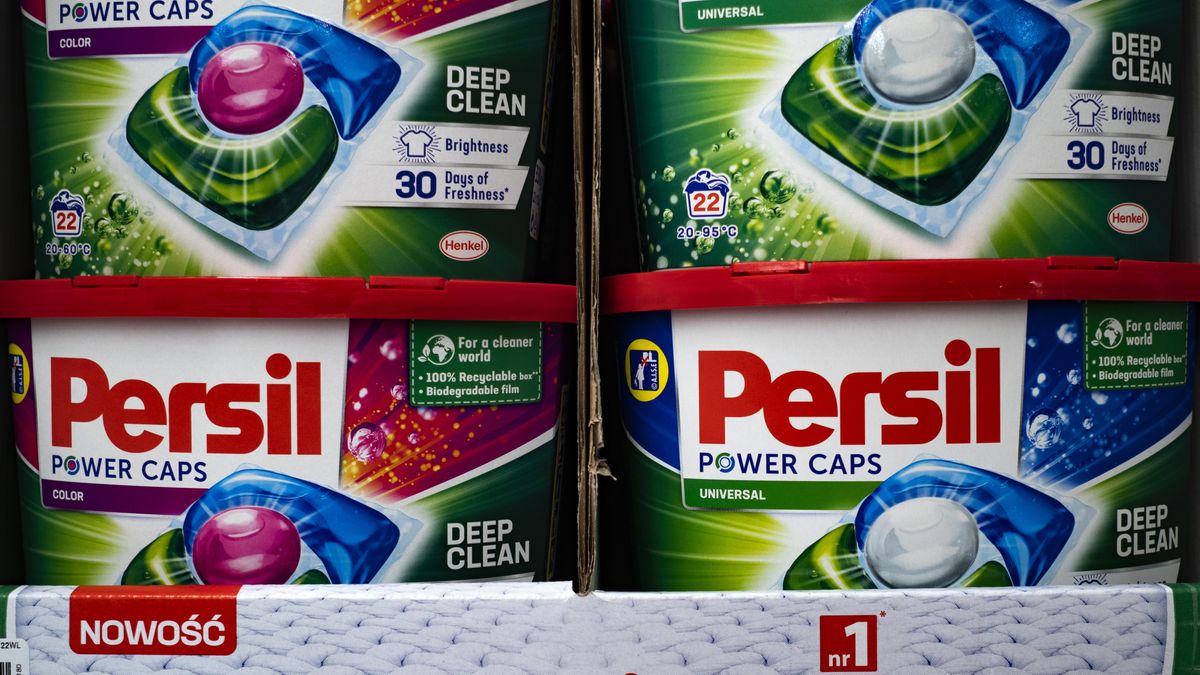 A photo of plastic boxes of Persil Power Caps seen displayed
POLAND - 2021/12/02: A photo of plastic boxes of Persil Power Caps seen displayed in a store. 
This detergent is manufactured by the German company Henkel. (Photo by Igor Golovniov/SOPA Images/LightRocket via Getty Images)
SOPA Images
persil power caps, henkel, brand, brands
