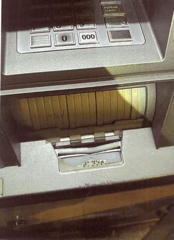 "Bankomat nie wypłacił pieniędzy. Chwilę później para miała próbować się do niego włamać".
