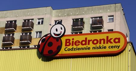 Szef grupy Jeronimo Martins zarabia ponad 232 razy więcej od jej pracowników