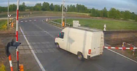 Wyłamał szlaban i odjechał. 34-latek stanie przed sądem
