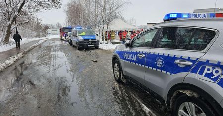 Zaginięcie Karoliny Wróbel. Policja przeszukuje staw