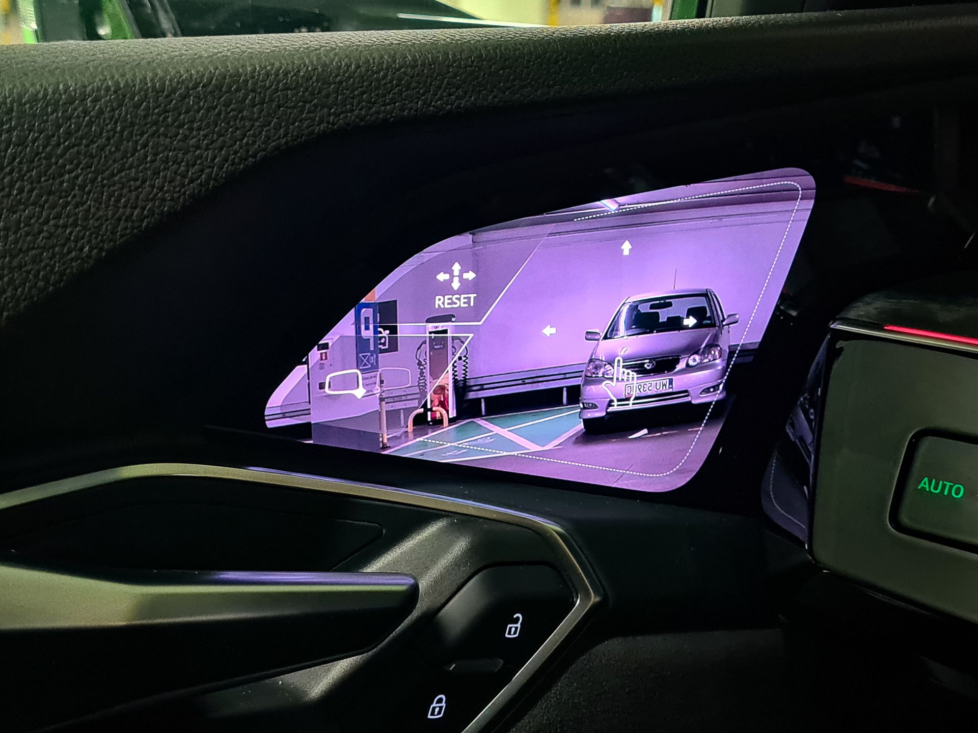 Audi e-tron Sportback: Wirtualne lusterka, Audi Charging Service, system i kamery 360 stopni z 3D 10