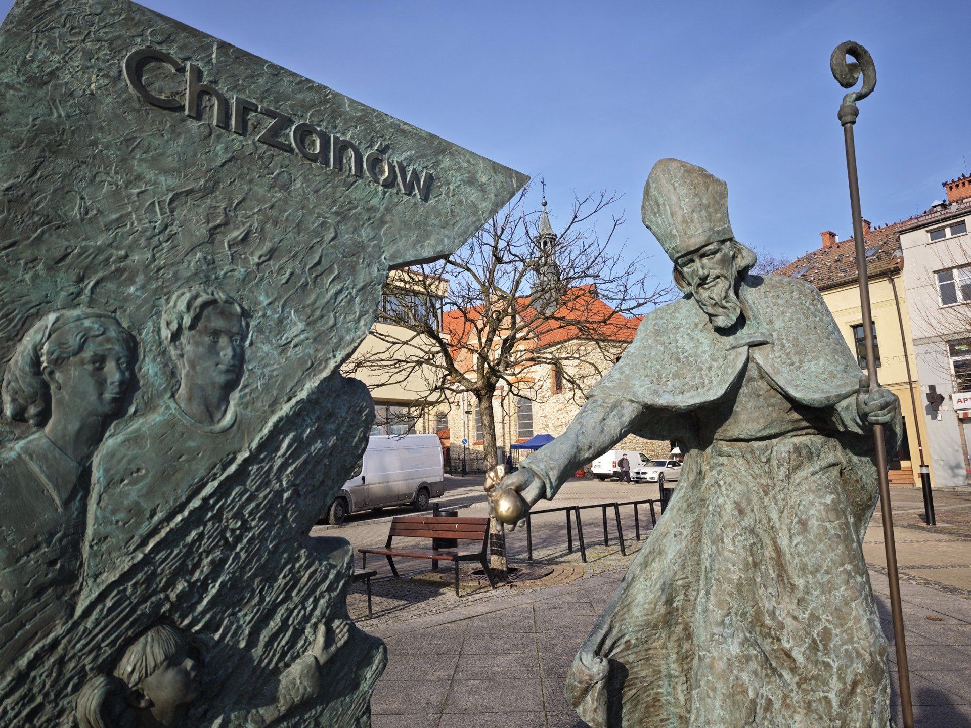 Pomnik św. Mikołaja w Chrzanowie budzi emocje mieszkańców