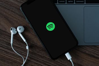 Spotify zaostrza kontrolę. Kod QR i konsekwencje na rok