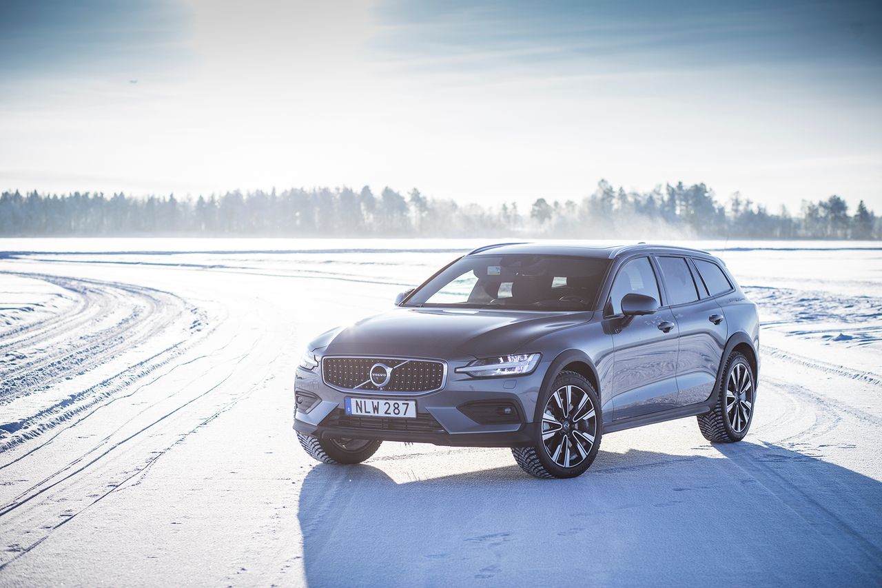 Volvo V60 Cross Country (2019) (fot. Mateusz Żuchowski)