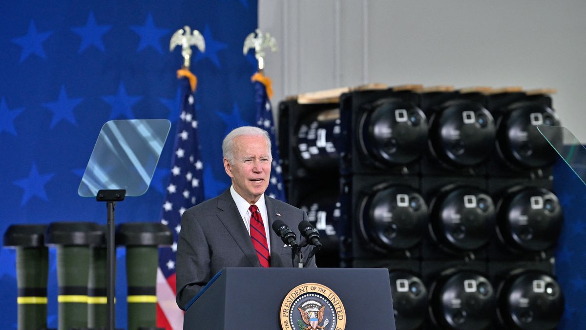 US President Joe Biden visits Lockheed Martin facilityTROY, USA - MAY 3: US President Joe Biden delivers a speech during his visit at Lockheed Martin facility which manufactures weapon systems such as Javelin anti-tank missiles, which the Biden-Harris Administration is providing Ukraine in Troy, AL, United States on May 3, 2022 Peter Zay / Anadolu Agency/ABACAPRESS.COM Dostawca: PAP/AbacaAA/ABACAUnited States, United States of America, US, USA