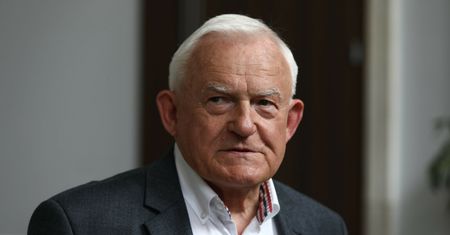 "Igrają z losem Polski". Miller wbija szpilę liderom opozycji