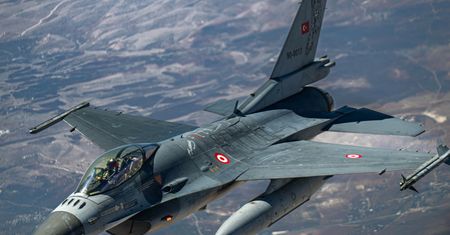 NATO wzmacnia wschodnią flankę. Turcja wysyła myśliwce F-16