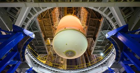Artemis III w przygotowaniu. Rakieta SLS i Orion przechodzą testy