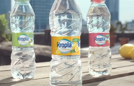 Rosną wydatki Polaków na wodę w butelkach