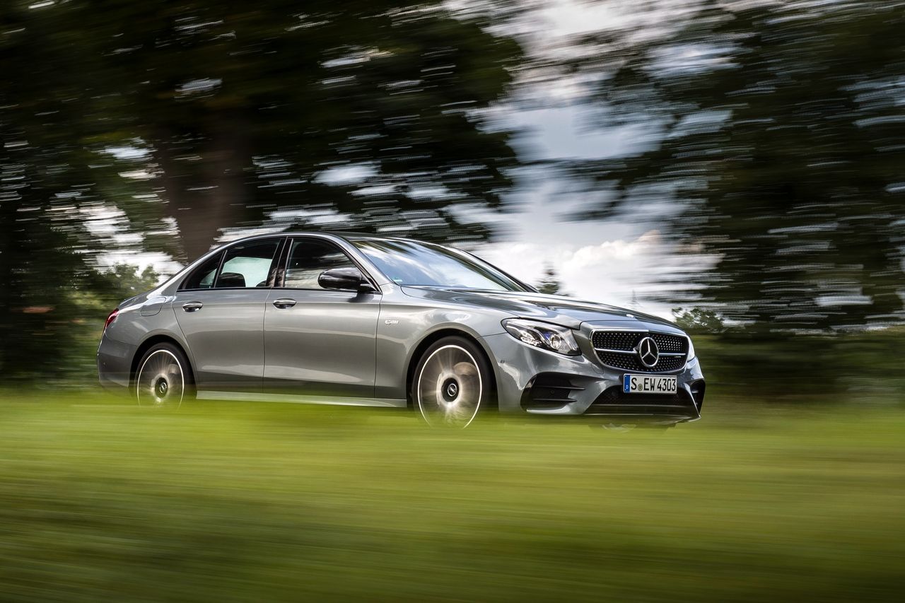 Na zdjęciach Mercedes E43 AMG (2016)