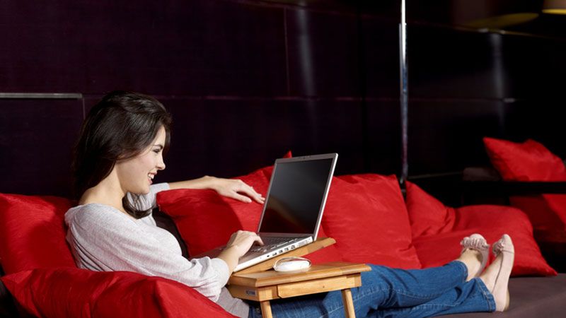 Solidny stolik do laptopa może być Twój [konkurs Gadżetomanii] 1