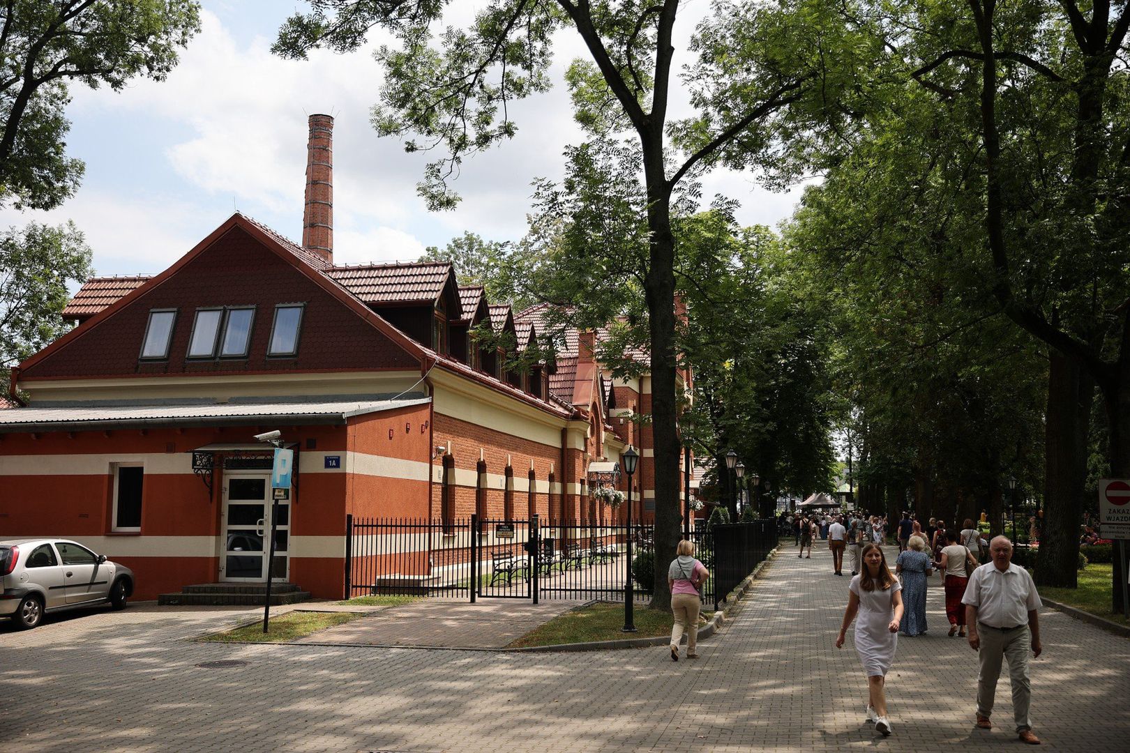 Budynki uzdrowiska i park zdrojowy współcześnie