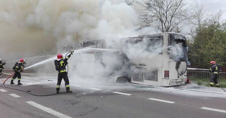 Pożar autokaru wycieczkowego w Fajsławicach [ZDJĘCIA]