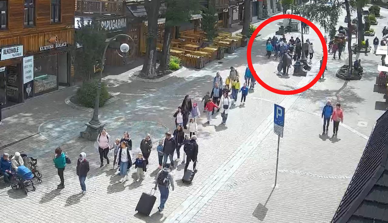 10:43 na Krupówkach. Tylko jedno ujęcie. Nie potrzeba słów