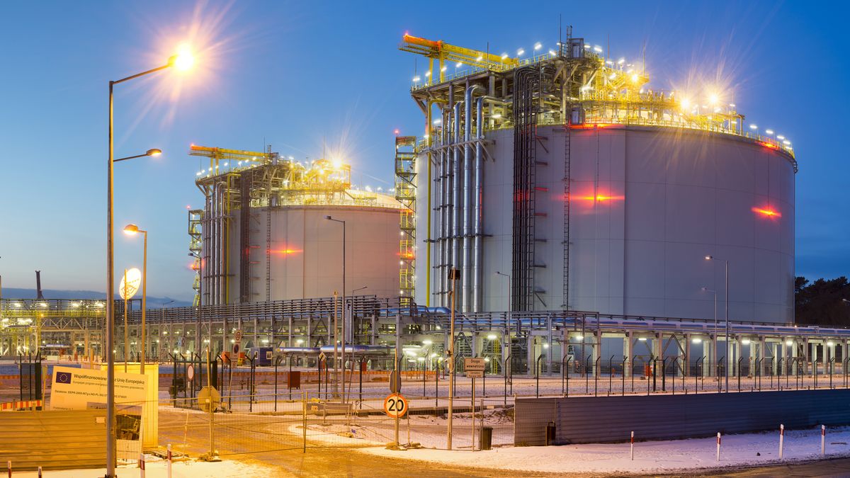 Terminal LNG w Świnoujściu - w drugim kwartale 2022 roku dostawy gazu do terminalu zwiększyły się o 33 proc. w porównaniu z ubiegłym rokiem