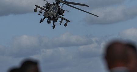 Offset śmigłowców Apache za 550 mln zł. Domknęli umowy z Polską