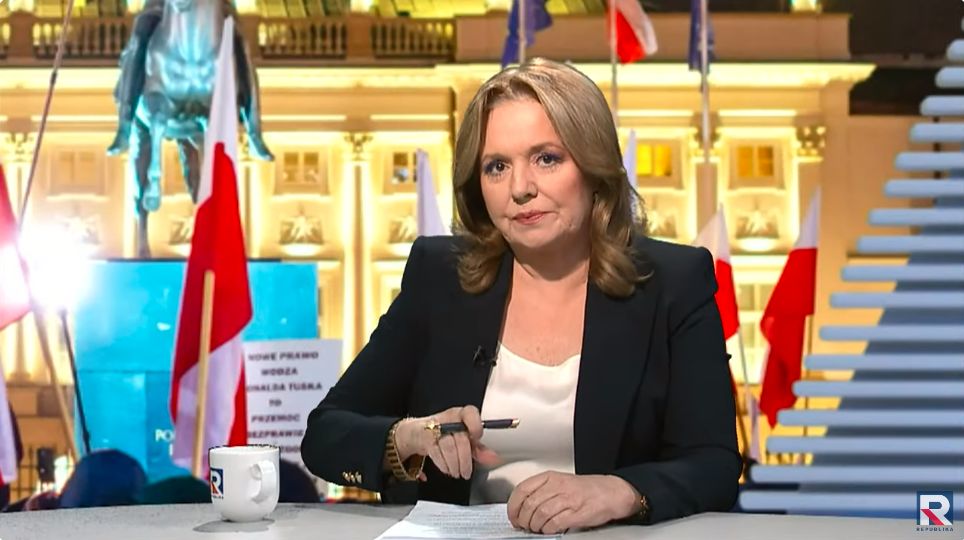 Żony Kamińskiego i Wąsika podczas wywiadu z Danutą Holecką w TV Republika