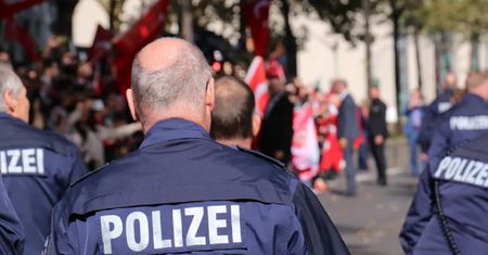 Polak zaatakował w Niemczech kobietę. Uratowało ją dwóch młodych mężczyzn
