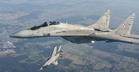 Ukraińcy za sterami polskich F-16? Błaszczak: "Polska jest gotowa do szkolenia"