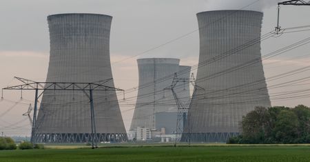 Nawet 184 mld zł za budowę dwóch elektrowni atomowych w Polsce. "Szansa, która może okazać się przekleństwem"