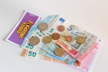 Wygrał w Eurojackpot ponad 36 mln euro. Oto gdzie kupił los