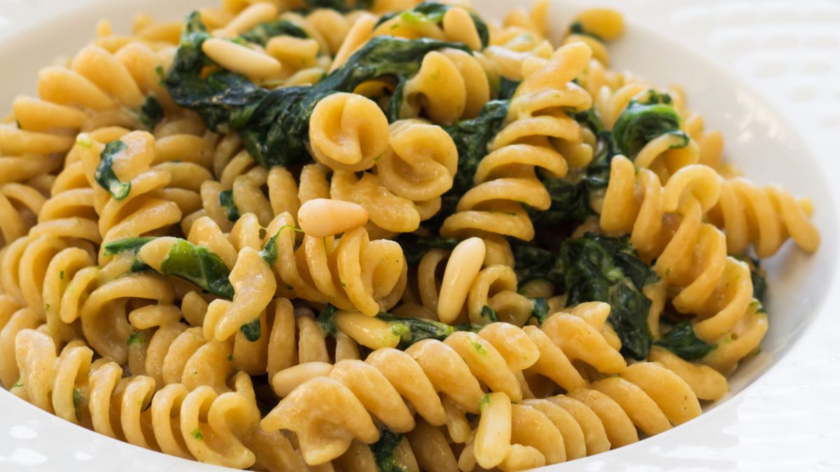 Makaron pełnoziarnisty - kluski, po które sięgamy zdecydowanie zbyt rzadko