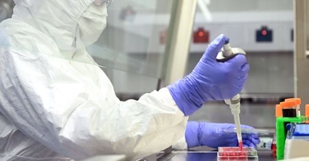 Już krąży po świcie nowy wariant. Szykuje się nowa fala zakażeń