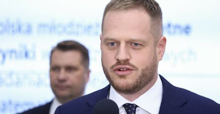 Laptopy dla uczniów z poślizgiem. Niektórzy dostaną je na gwiazdkę