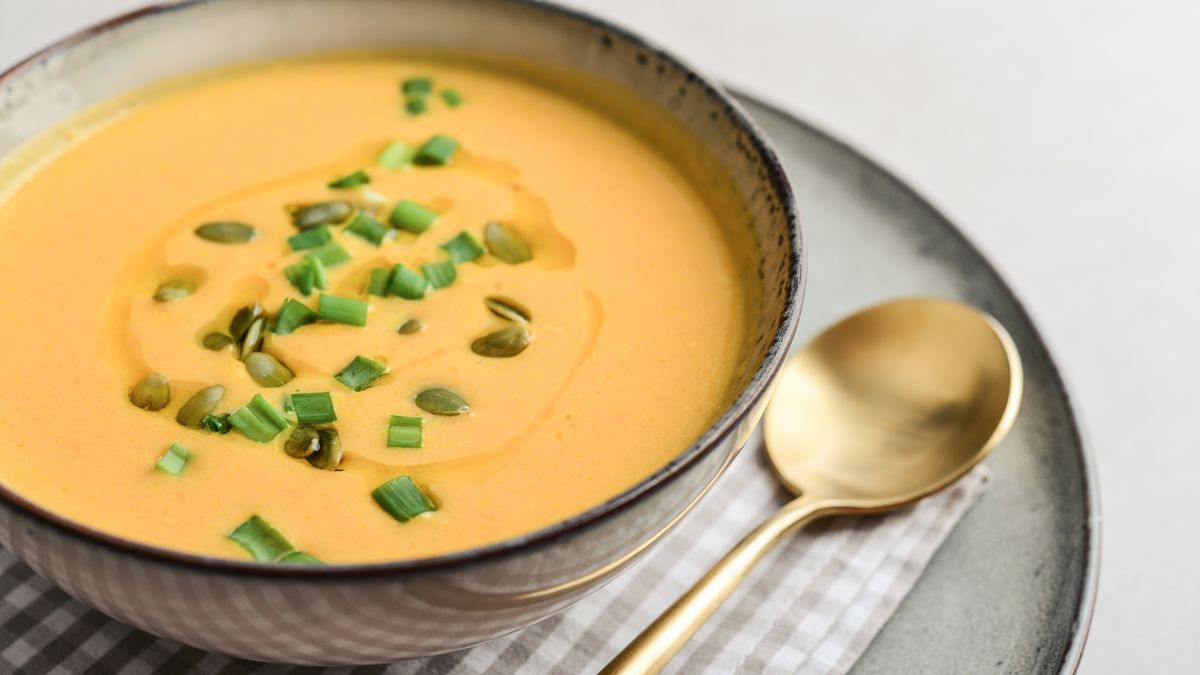 Zupa zimowa na rosole w formie kremu