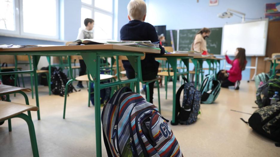 Rok szkolny 2023/24. Uczniów czekają zmiany. Nowy przedmiot i testy sprawnościowe z wf