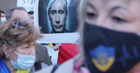 Giełdy zdezorientowane sytuacją na Ukrainie. Najpierw ostry zjazd, a później odbicie