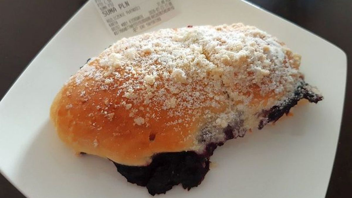 Zdjęcie drożdżówki wraz z rachunkiem przesłała oburzona internautka