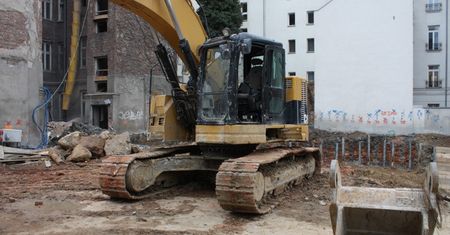 Warszawa. Włamali się do koparki. Ukradli komputer wart ponad 15 tys. zł