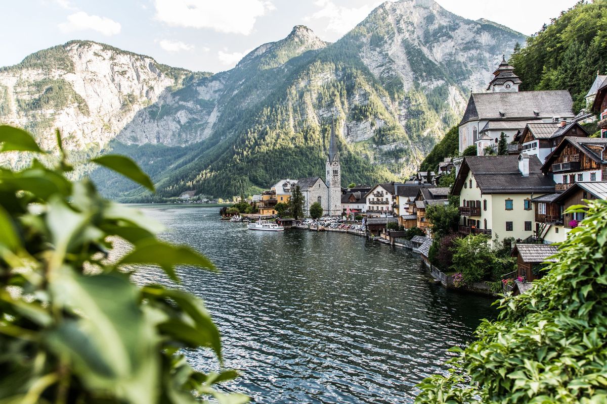 Austriackie Hallstatt wygląda jak z "Krainy Lodu? To nie przypadek