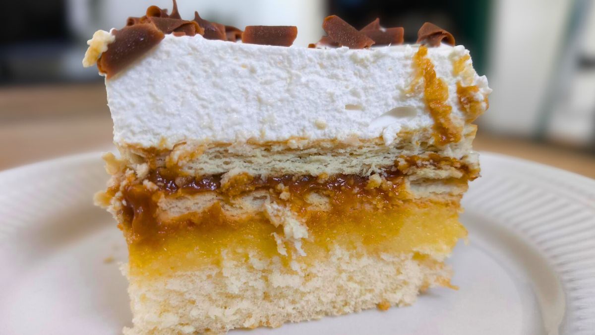 Warstwowe ciasto bez pieczenia